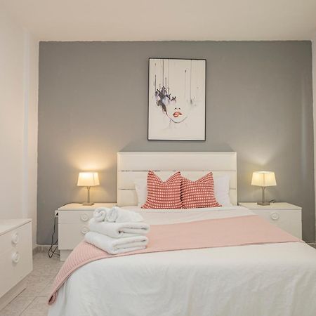 Perfect Getaway In Triana - 15M Walk Giralda Apartment เซบีญา ภายนอก รูปภาพ